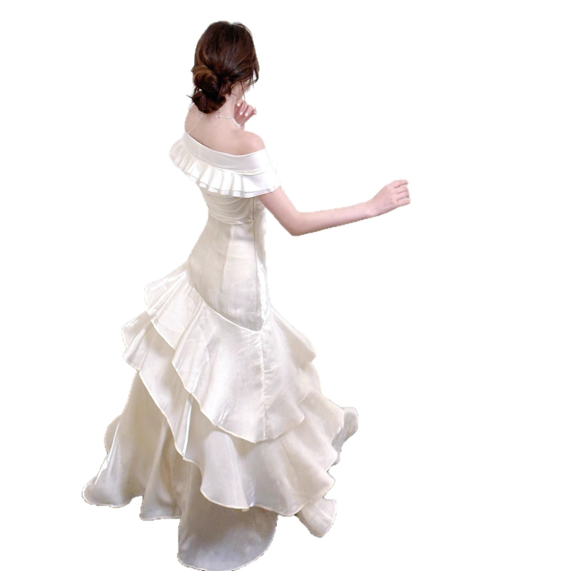 Večernja haljina s jednoramenskim izrezom na ramenu, visokim strukom, duga suknja, jesen 2025