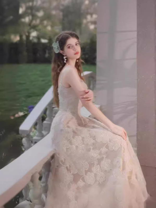 Csipkés esküvői ruha poliészter keverékkel, magas derekú szabás, hercegnő szoknya, Odelia márka