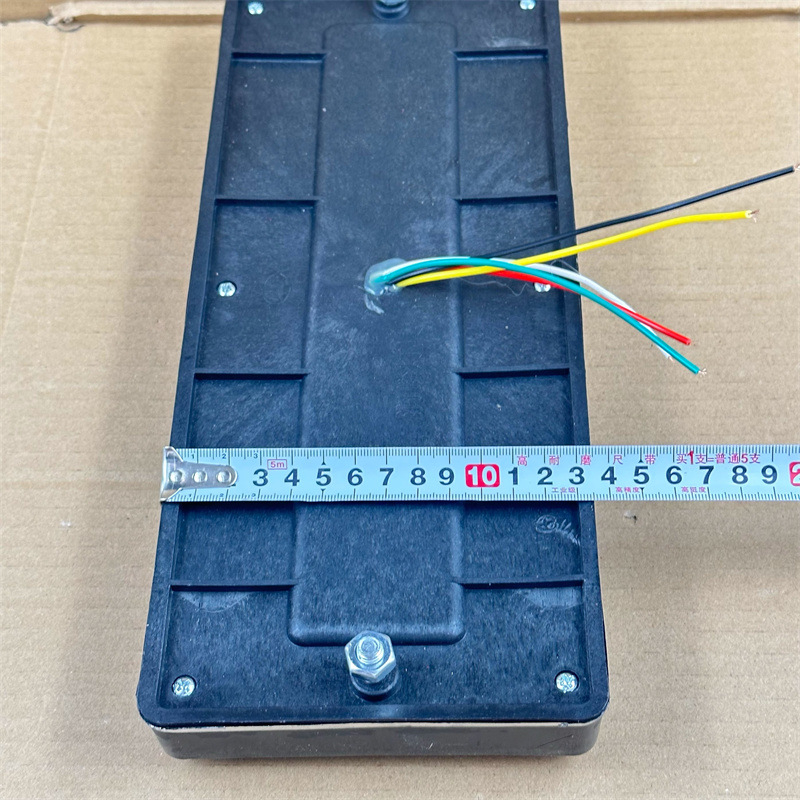 LED задна светлина 140-2, универсална, 12V-24V за тежкотоварни камиони, ремаркета и селскостопански превозни средства