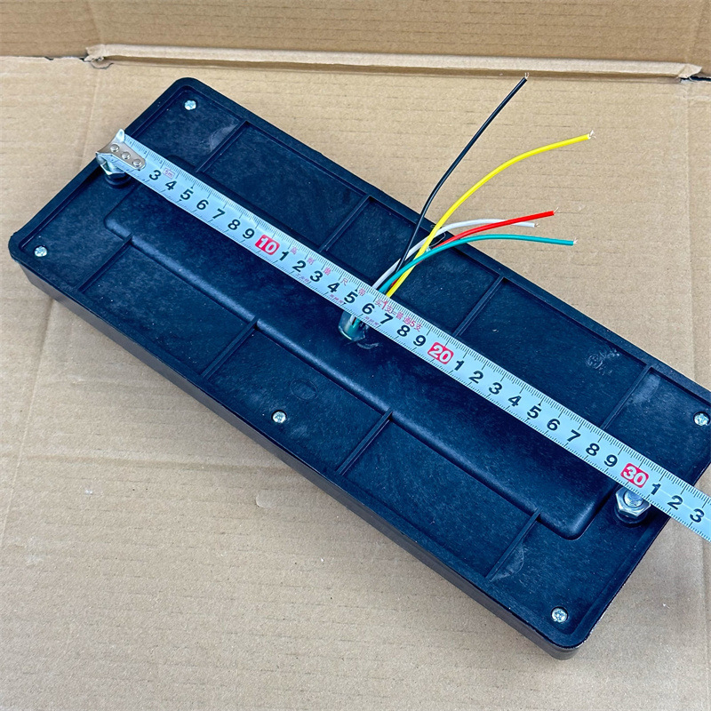 LED задна светлина 140-2, универсална, 12V-24V за тежкотоварни камиони, ремаркета и селскостопански превозни средства