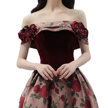 Rochie de mireasă pe un umăr, fără mâneci, lungă, croială prințesă, din poliester