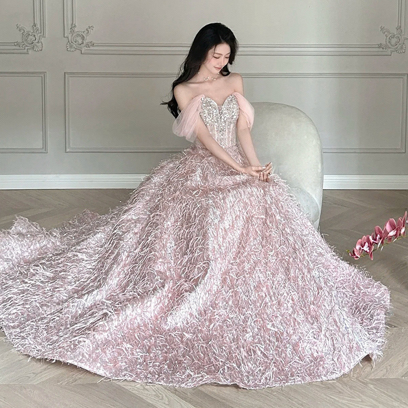 Rochie de seară franțuzească, colecție nouă 2025, decolteu pe umăr, mâneci scurte, stil prințesă cu tul