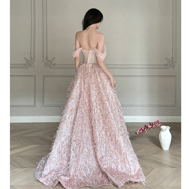 Rochie de seară franțuzească, colecție nouă 2025, decolteu pe umăr, mâneci scurte, stil prințesă cu tul