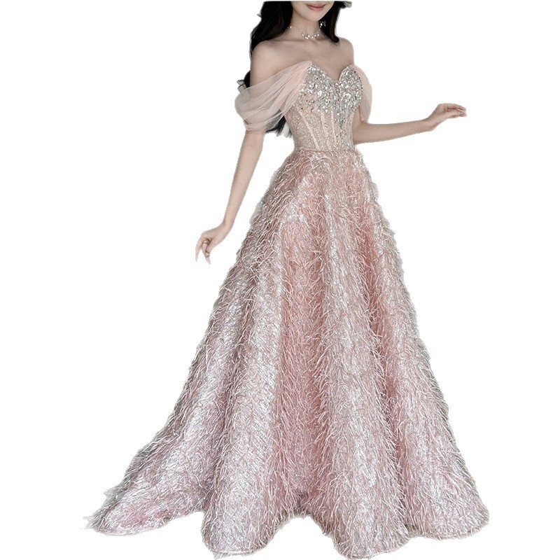 Rochie de seară franțuzească, colecție nouă 2025, decolteu pe umăr, mâneci scurte, stil prințesă cu tul