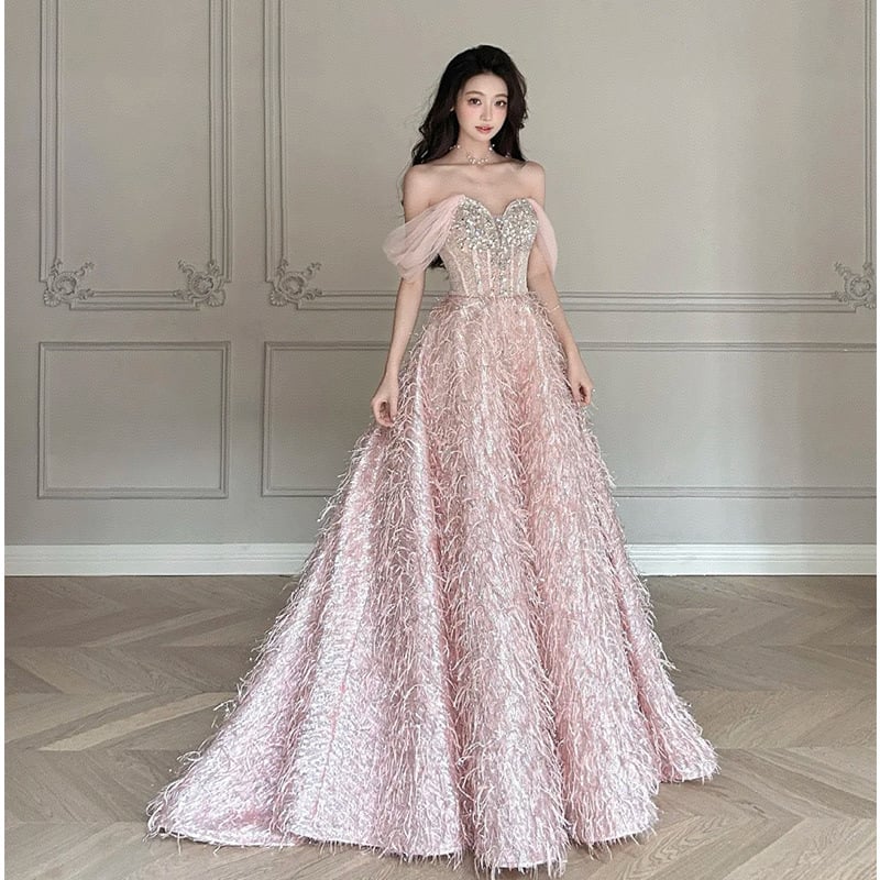 Rochie de seară franțuzească, colecție nouă 2025, decolteu pe umăr, mâneci scurte, stil prințesă cu tul