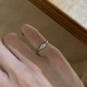 Inel coadă din cupru placat cu aur, formă geometrică, prelucrare diamant, stil marquise, lux discret