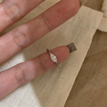 Inel coadă din cupru placat cu aur, formă geometrică, prelucrare diamant, stil marquise, lux discret