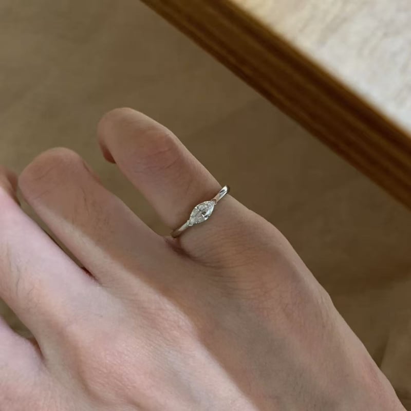 Inel coadă din cupru placat cu aur, formă geometrică, prelucrare diamant, stil marquise, lux discret