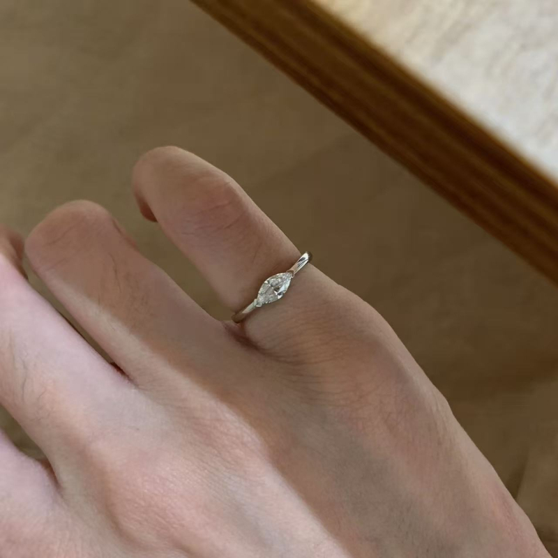 Inel coadă din cupru placat cu aur, formă geometrică, prelucrare diamant, stil marquise, lux discret