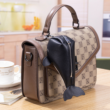 Kljucna torbica za automobil od prave kože, s uzorkom životinja, podstava od teleće kože, konstrukcija drugog sloja kože, funkcija pohrane