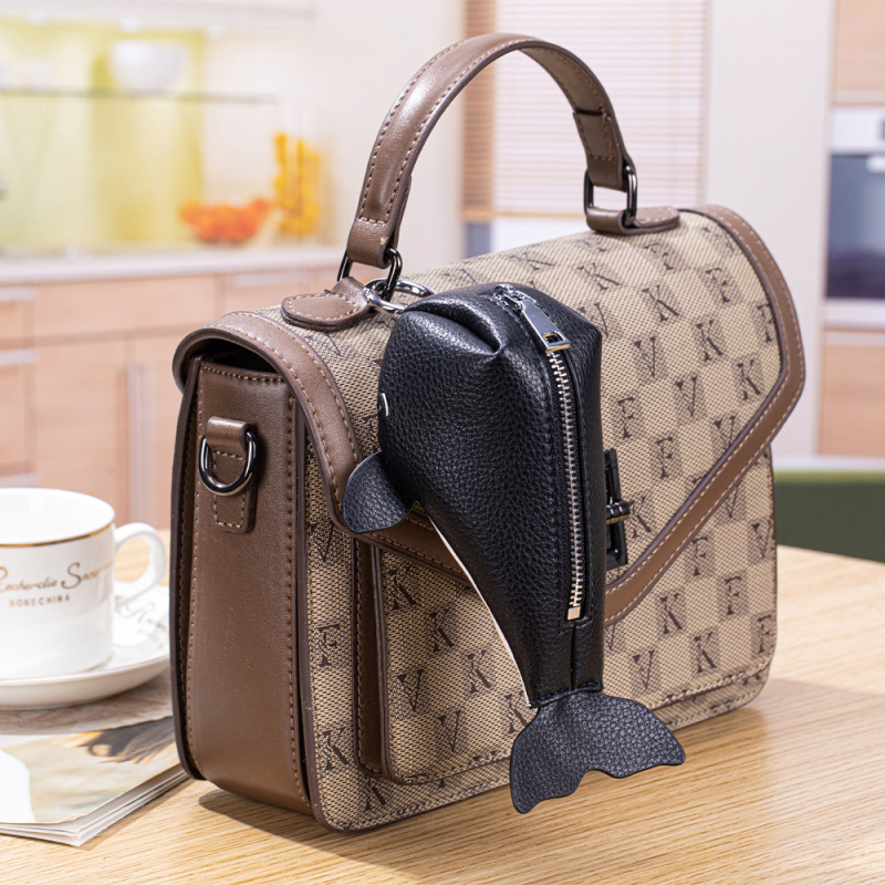 Kljucna torbica za automobil od prave kože, s uzorkom životinja, podstava od teleće kože, konstrukcija drugog sloja kože, funkcija pohrane