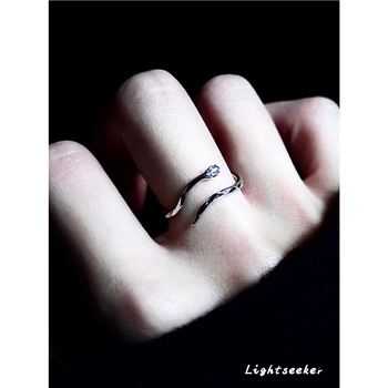 Trojrozmerný meďný prsteň s geometrickým dizajnom, elektroplátovaný, unisex šperk na ruku, jar 2025