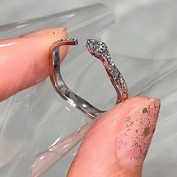Prsteň s dizajnom hadieho zverokruhu, otvorený prsteň na ukazovák, meď, elektroplatovanie, nový čínsky štýl, jar 2025