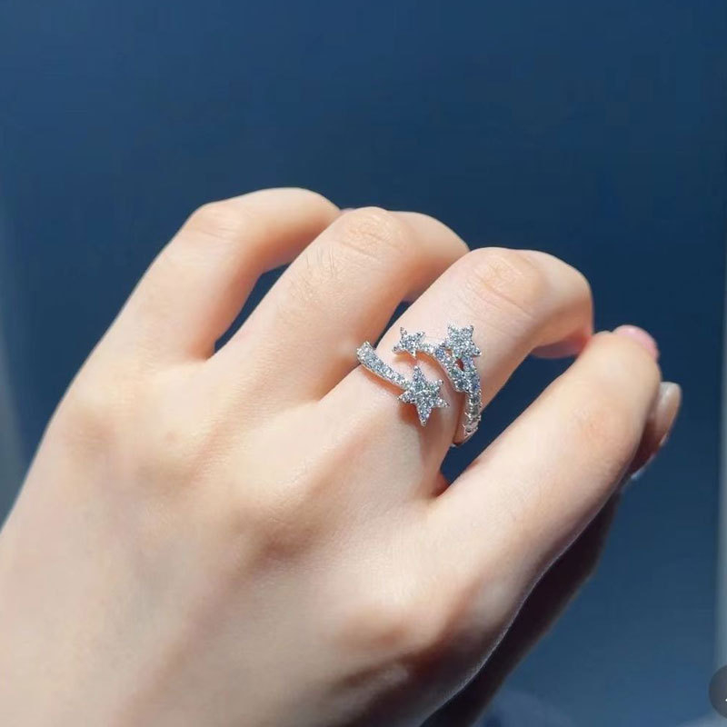 Hviezdny prsteň z meďe, elektroplatovanie, ľahký luxus štýl, šperky na ruku (Materiál: Meď; Forma: Hviezda; Postup: Elektroplatovanie; Štýl: Ľahký luxus; Kategória: Šperky na ruku)