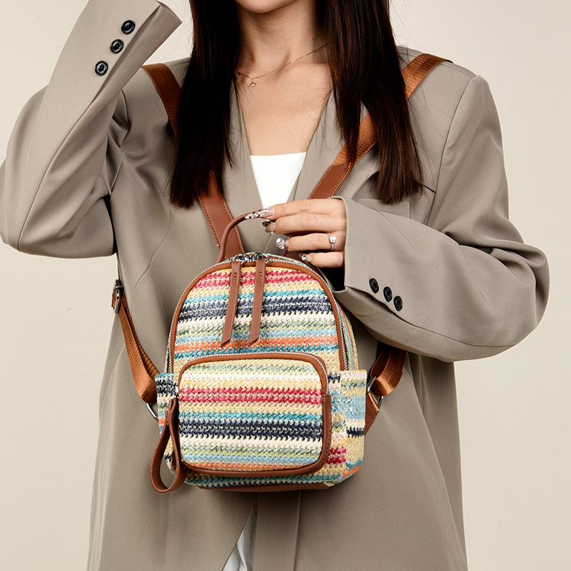 Női hátizsák Oxford anyagból, cipzáros zárás, telefonrekesz, poliészter bélés, belső zseb