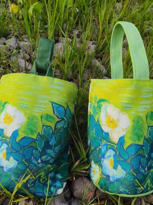 Torba tipa kofer inspirirana Van Goghom, književni stil, Oxford tkanina, cilindrični oblik, magnetska zatvarač, pamuk podstava, jedna naramenica