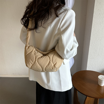 Női crossbody válltáska, utcai stílus, Oxford anyag, vízszintes négyzet alak, cipzáras nyitás, belső zseb a telefonhoz