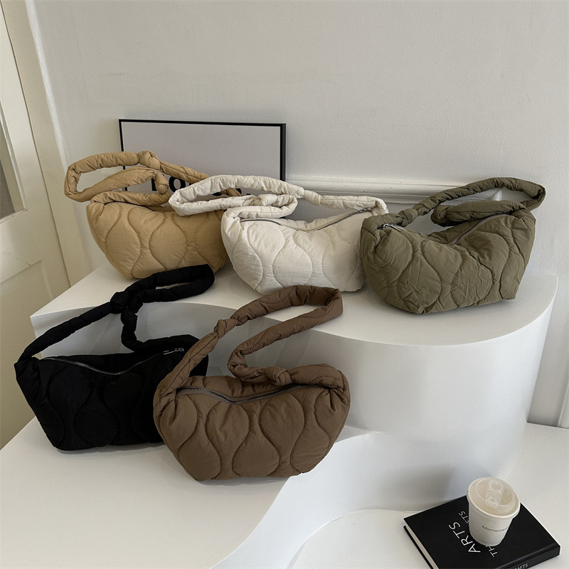 Női crossbody válltáska, utcai stílus, Oxford anyag, vízszintes négyzet alak, cipzáras nyitás, belső zseb a telefonhoz