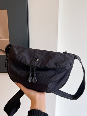 Najlon torbica za nošenje preko ramena, stil uličnog trenda, Saddle Bag, zatvaranje na zip, trodimenzionalni vanjski dio