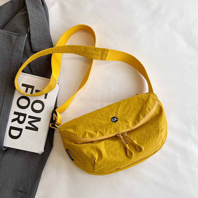 Najlon torbica za nošenje preko ramena, stil uličnog trenda, Saddle Bag, zatvaranje na zip, trodimenzionalni vanjski dio