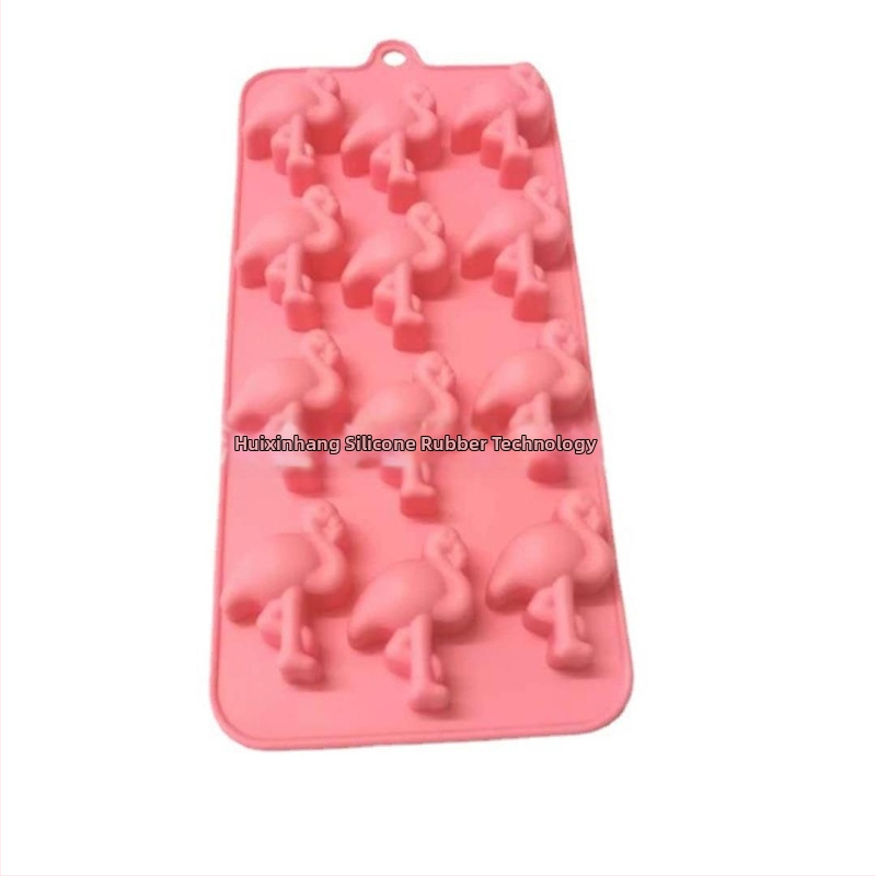Silicone formu komplekts: ananasu kūka formas, flamingo, gulbis un pingvīns ledus formām (Materiāls: silikons; Ietilpība: 3,5 ml; Funkcija: viegla demouldēšana; Stils: neregulārs; Kategorija: silikona ledformu komplekti)