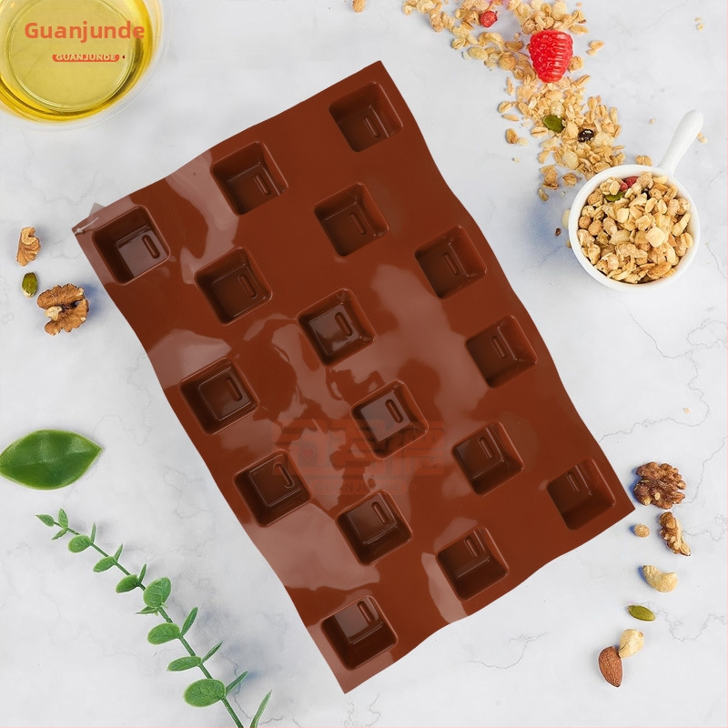 Kvadrātveida silikona forma cepšanai un desertiem — piemērota saldējumam, želejai, aromaterapijas sveču un roku darināto ziepju lietām; Materiāls: silikons; Zīmols: Guan de; Stils: mūsdienīgs minimālismus