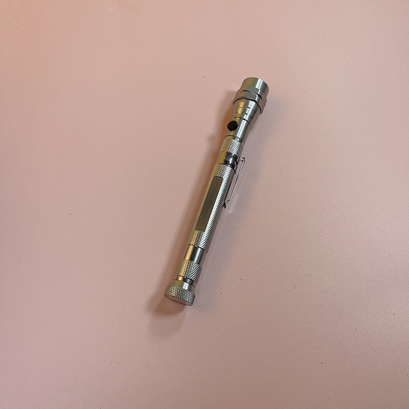 Magnetska zakrivljena teleskopska LED svjetiljka, aluminijska legura, 3 LED, napajanje baterijom, 360° rotacija