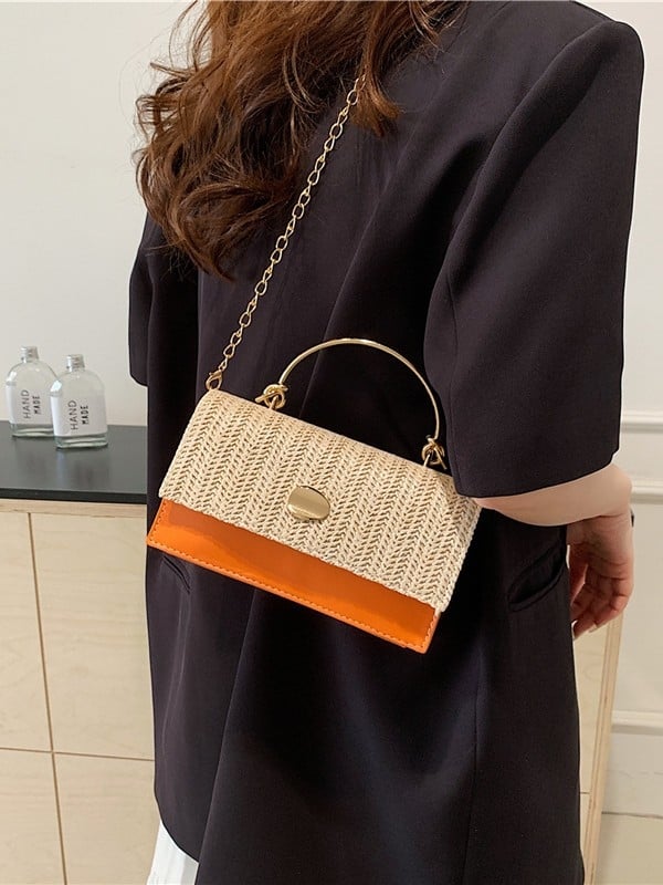 Torba od slame u gradskom stilu, četvrtastog oblika, zatvaranje klapnom, jedna naramenica, džep za mobitel