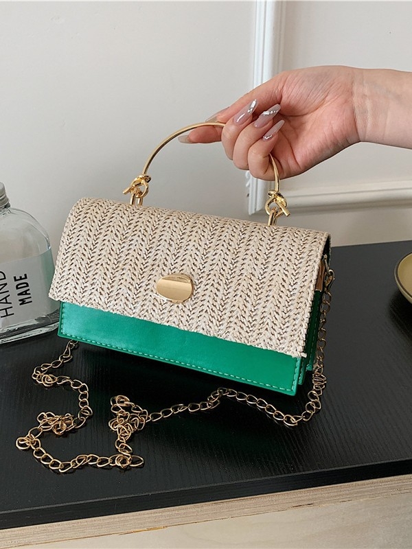 Torba od slame u gradskom stilu, četvrtastog oblika, zatvaranje klapnom, jedna naramenica, džep za mobitel