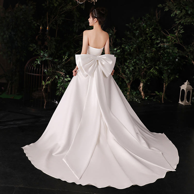 Dugi vjenčani veo s velikom mašnom i mekim tylom, ukras oko struka, Ivan, Zima 2021