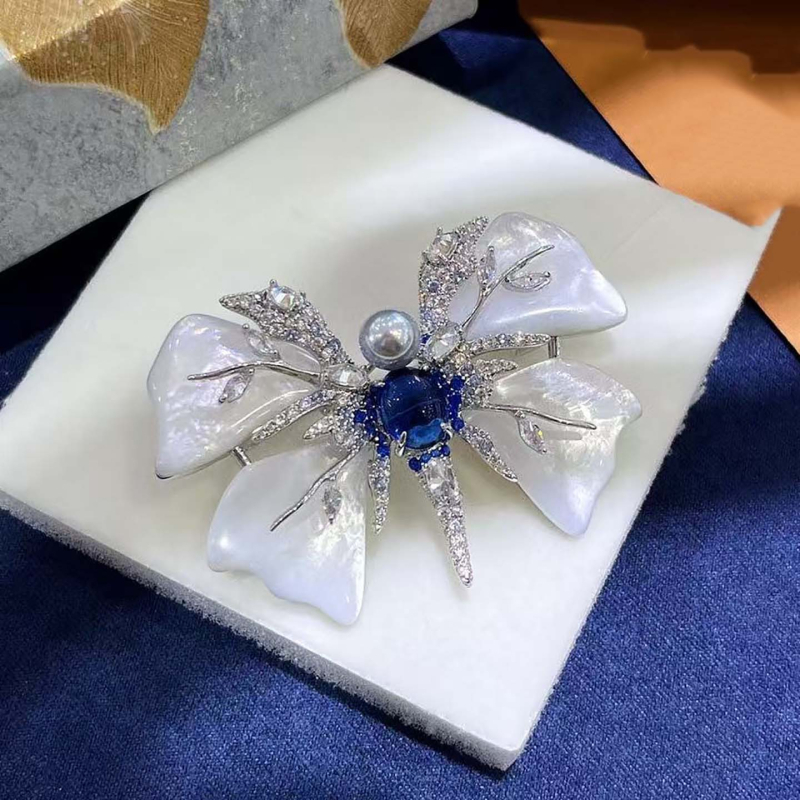 Bakrena broš s cirkonijem, životinjski oblik, mikro postavljanje, dekorativna i vjenčana, sladak stil