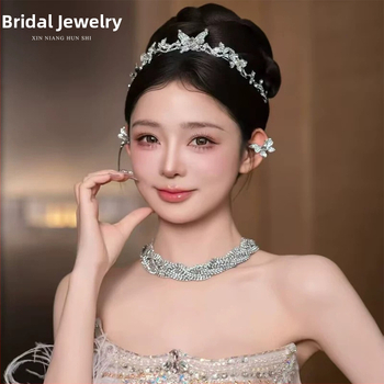 Accesoriu pentru păr - coroană din aliaj, în stil japonez și coreean, cu cristale albe, formă de insectă, placare electrolitică (Material: aliaj; Stil: japonez și coreean; Forma: insectă; Cristale: albe; Procesare: placare electrolitică)