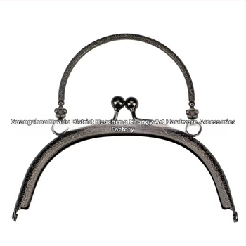 Geležies rankinės aksesuaras, prekės ženklas Chuangyi bags, vientisas raštas, vasara 2023