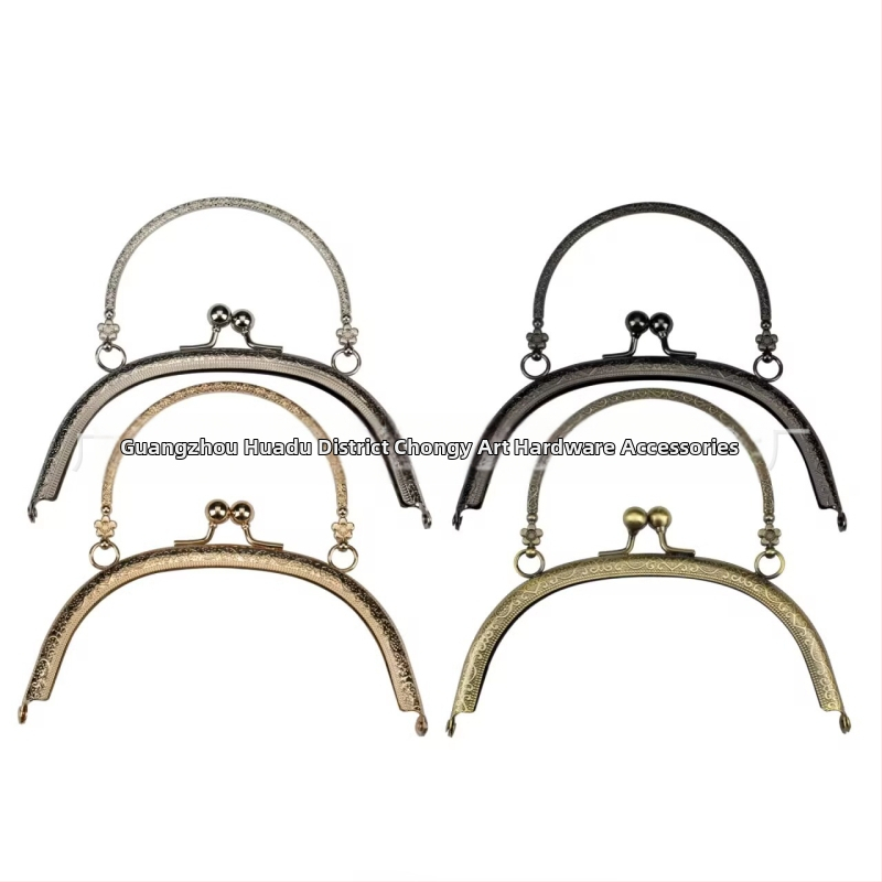 Geležies rankinės aksesuaras, prekės ženklas Chuangyi bags, vientisas raštas, vasara 2023