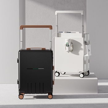 Kufor ABS materijala sa zipom, univerzalni kotači, antibakterijski, punjač i držač za telefon