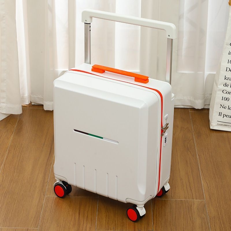 Kufor ABS materijala sa zipom, univerzalni kotači, antibakterijski, punjač i držač za telefon