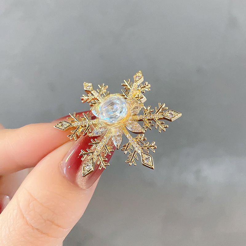 Kristalna snježinka broš - luksuzna ženska igla, korejski stil, s ugradnim kristalima, jesen 2024
