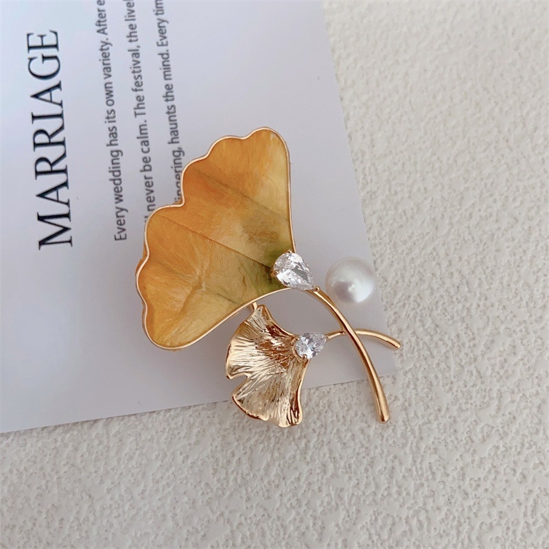 Broșă de cupru cu frunză de ginkgo, placare electrolitică, unisex