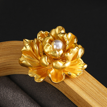 Yusheng broš s cvjetnim oblikom od legure, elektroplatiniran, klasični unisex dodatak