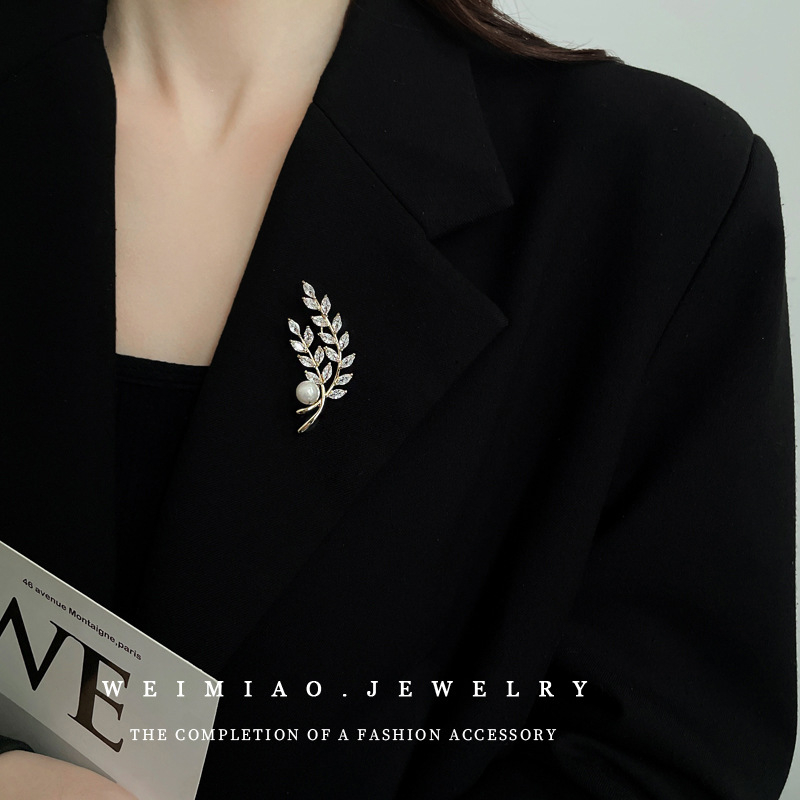 Broška s cirkonima u obliku pšenice, s postavljanjem bisera, za žene