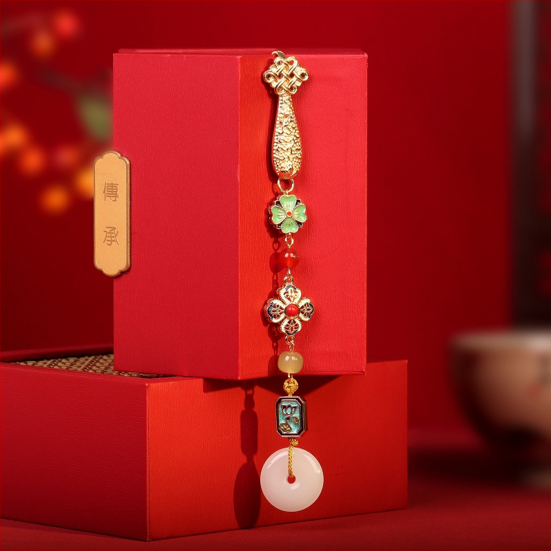 Brošňa v čínskej téme s geometrickým dizajnom, z meďe, elektroplatingová úprava (materiál: meď; štýl: čínsky; dizajn: geometrický; úprava: elektroplating)