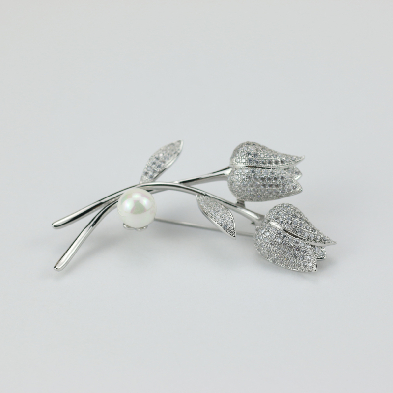 Brošňa Tulipán – meď, luxusný dizajn pre ženy, kvietkový motív, elektroplatovanie, pamätný a svadobný dar