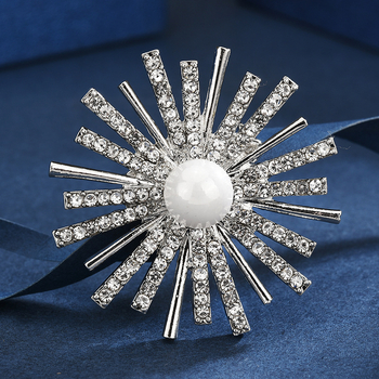 Broš zo zliatiny, vzor snehovej vločky, vysoká kvalita, perly a kryštály, diamantové opracovanie, kód xz201230, vhodné na svadbu a darček