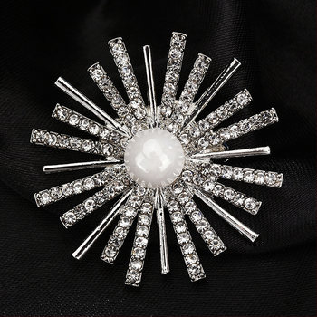 Broš zo zliatiny, vzor snehovej vločky, vysoká kvalita, perly a kryštály, diamantové opracovanie, kód xz201230, vhodné na svadbu a darček