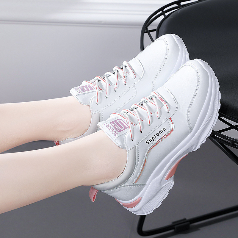 Спортни обувки за бягане – горна част от двуслойна телешка кожа, гумена подметка, кръгъл нос, нисък ток 1-3 см, връзки отпред