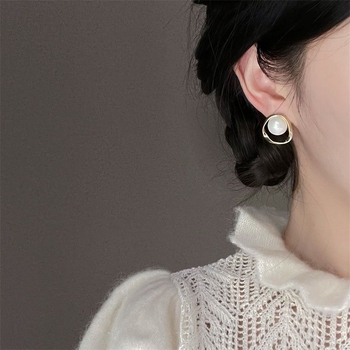 Clips de urechi geometrice Mosquito Coil pentru femei, material: aliaj de zinc, acoperire electroplating, primăvara 2024