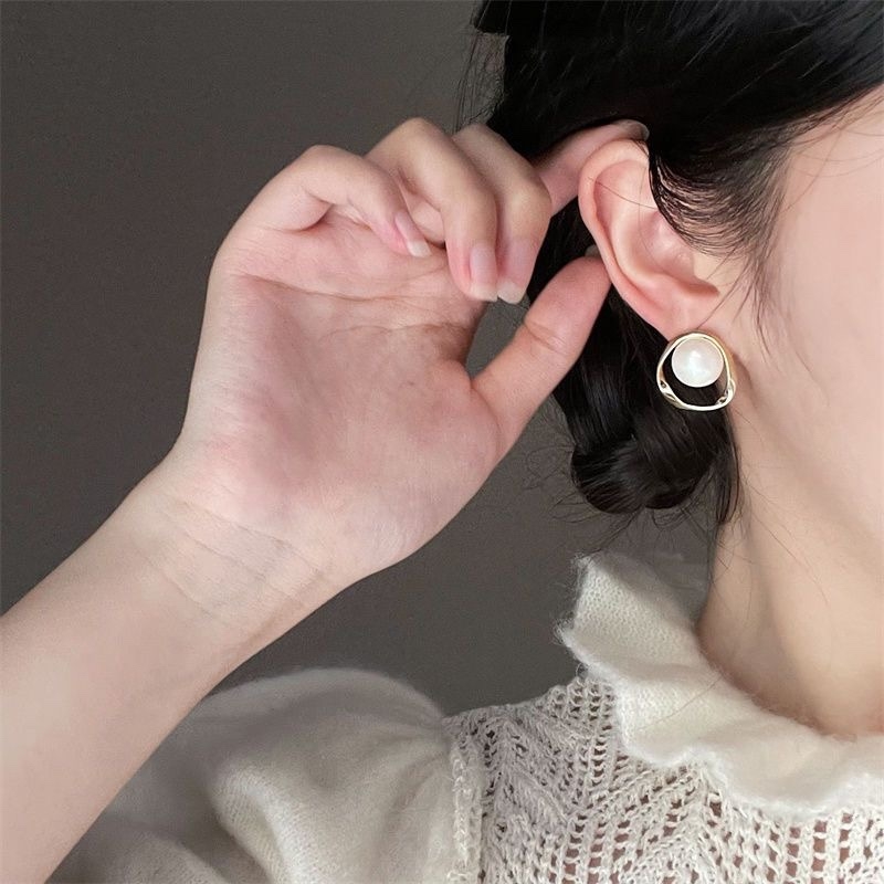 Clips de urechi geometrice Mosquito Coil pentru femei, material: aliaj de zinc, acoperire electroplating, primăvara 2024