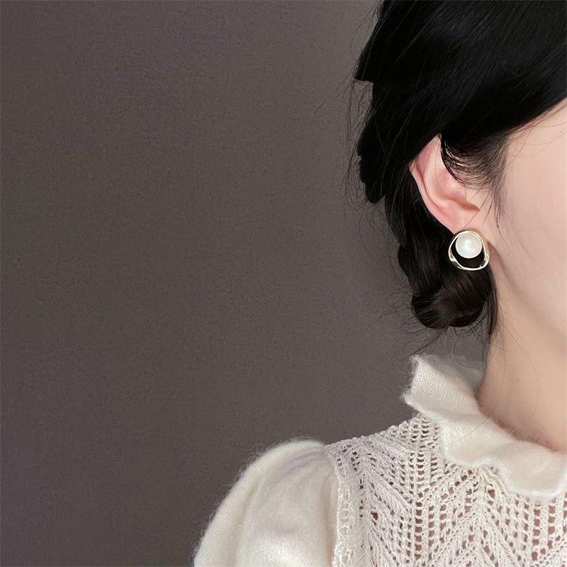 Clips de urechi geometrice Mosquito Coil pentru femei, material: aliaj de zinc, acoperire electroplating, primăvara 2024