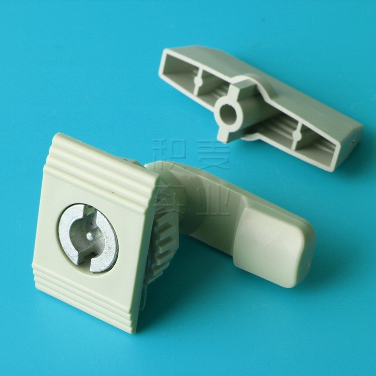 Cilindrična brava za ormariće, model New Foundation lock, plastični materijal, pogodna za ormariće i razvodne ormariće, moguće prilagođavanje