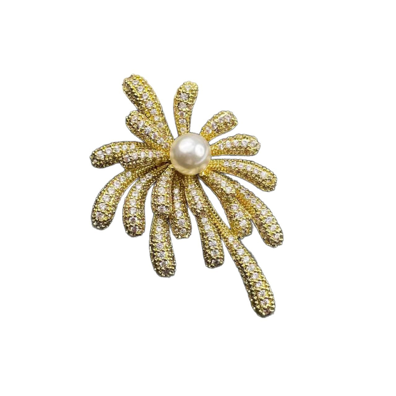 Réz brooch cirkónos bevéséssel, elektroplattolt felület, divatos ruházati kiegészítő